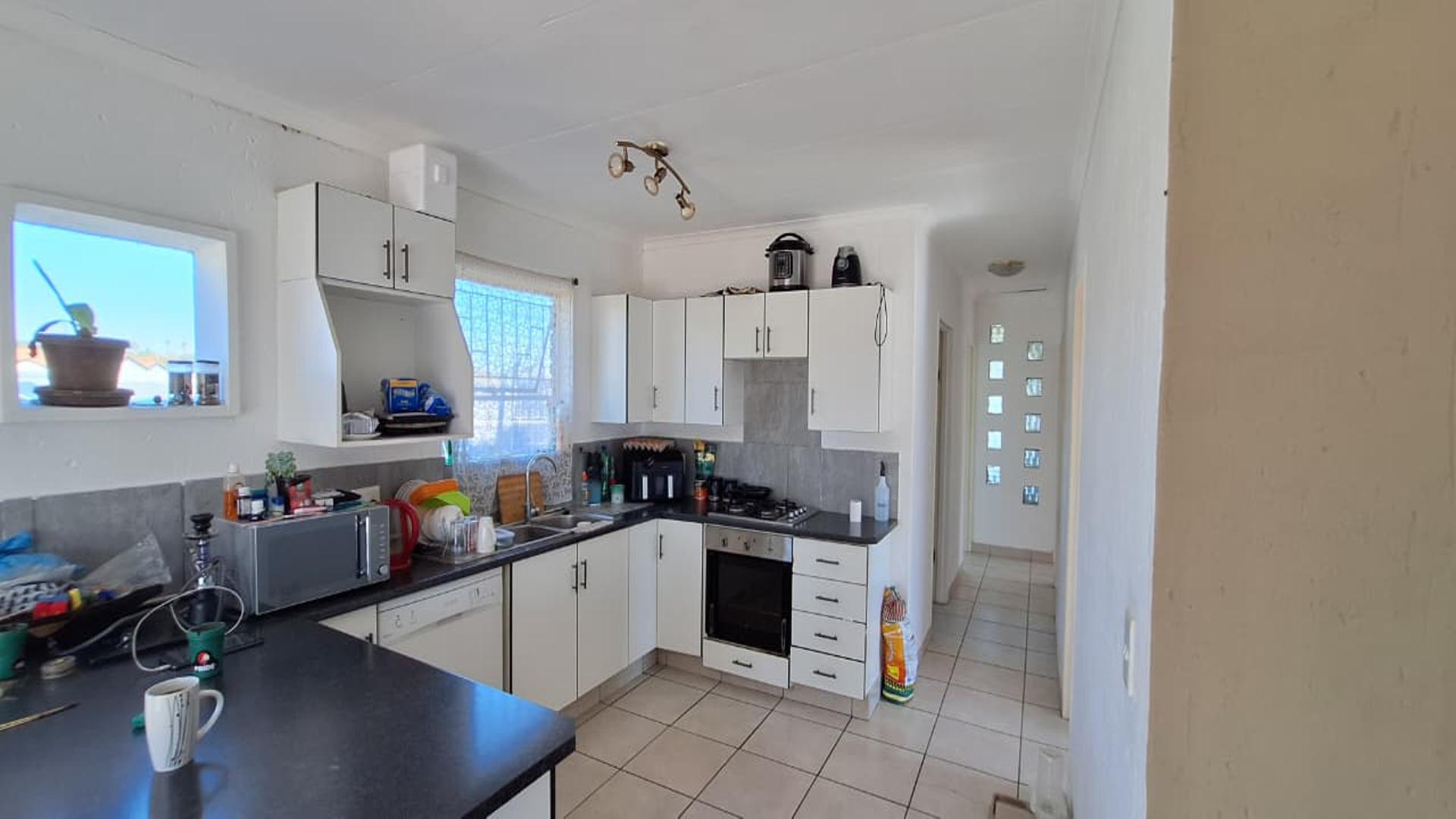 Kitchen - 17 square meters of property in Dalpark