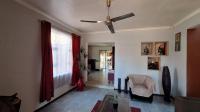 Lounges - 94 square meters of property in Dalpark