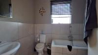 Bathroom 3+ of property in Dalpark