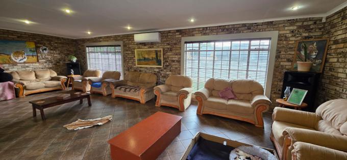 4 Bedroom House for Sale For Sale in Potchefstroom - MR711575
