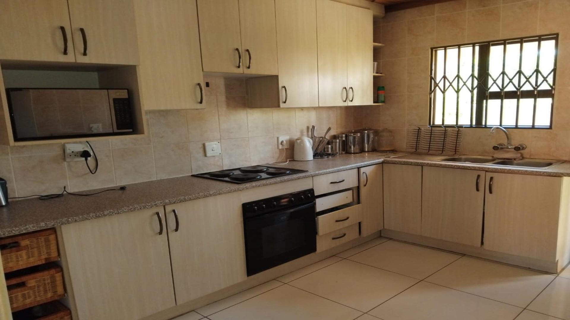 Kitchen of property in Geelhoutpark
