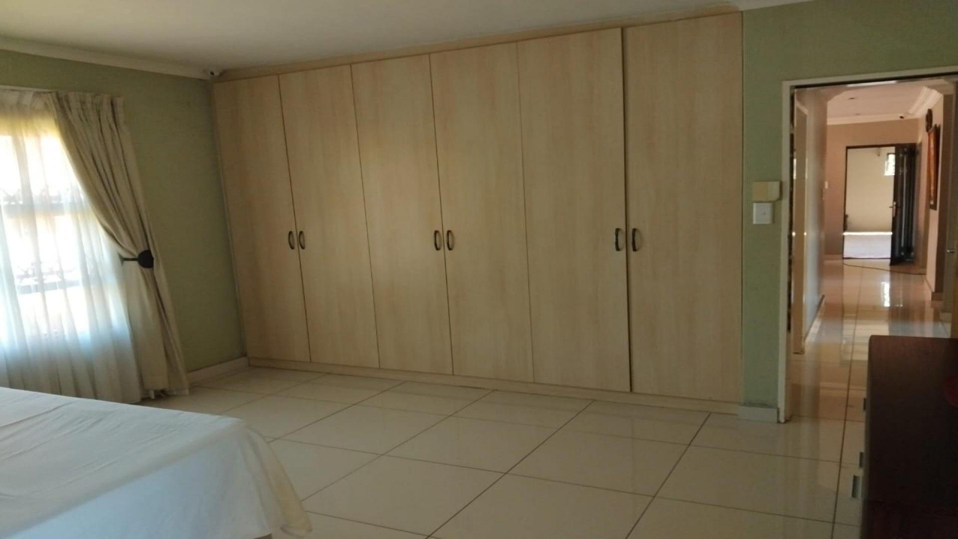 Main Bedroom of property in Geelhoutpark
