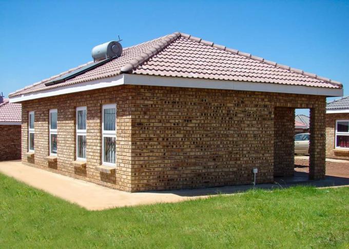 2 Bedroom House for Sale For Sale in Lenasia South - MR711579
