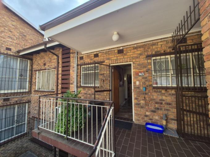 2 Bedroom Apartment for Sale For Sale in South Crest - MR711616