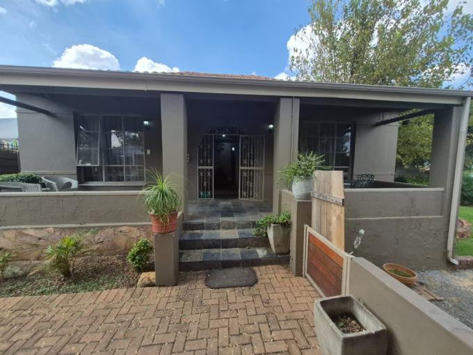 4 Bedroom House for Sale For Sale in Alberton - MR711617