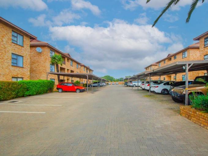 3 Bedroom Apartment for Sale For Sale in Honeydew Manor - MR711630