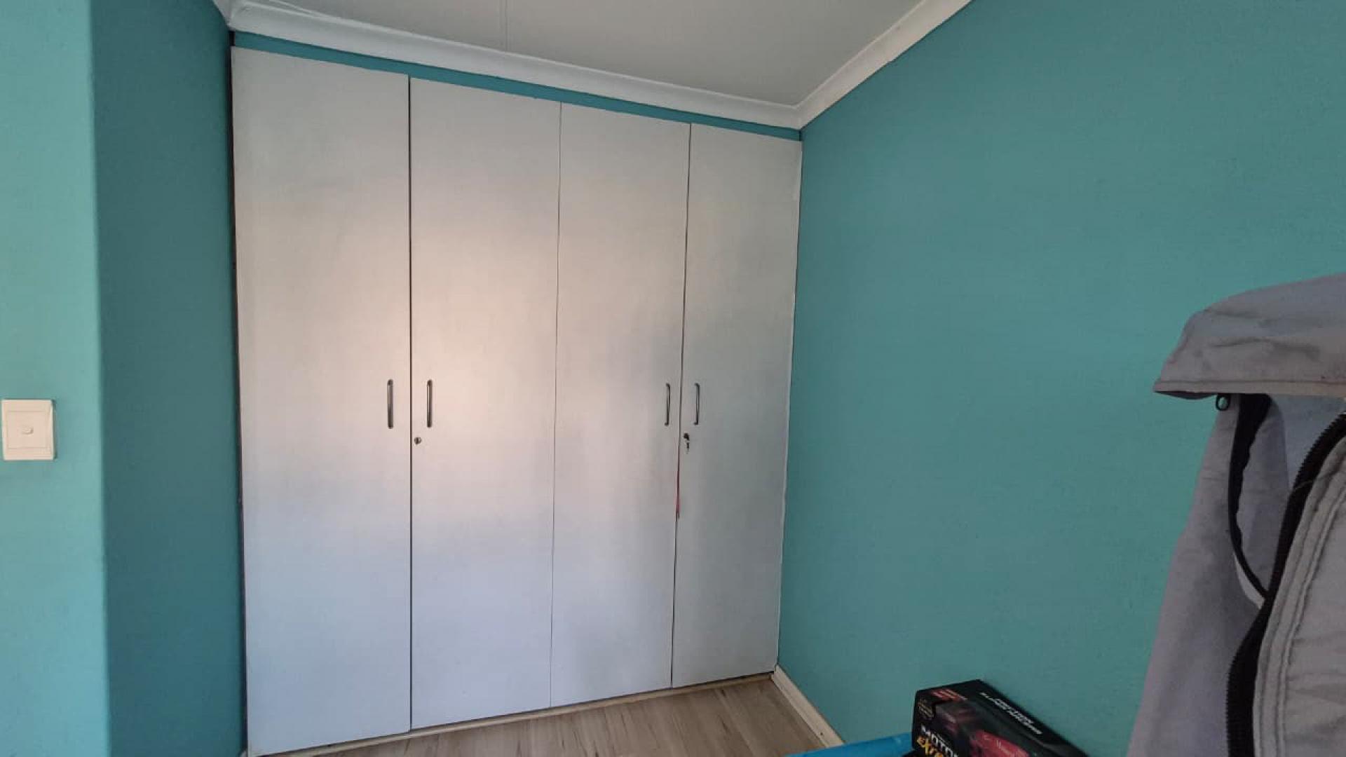 Bed Room 1 of property in New Modder