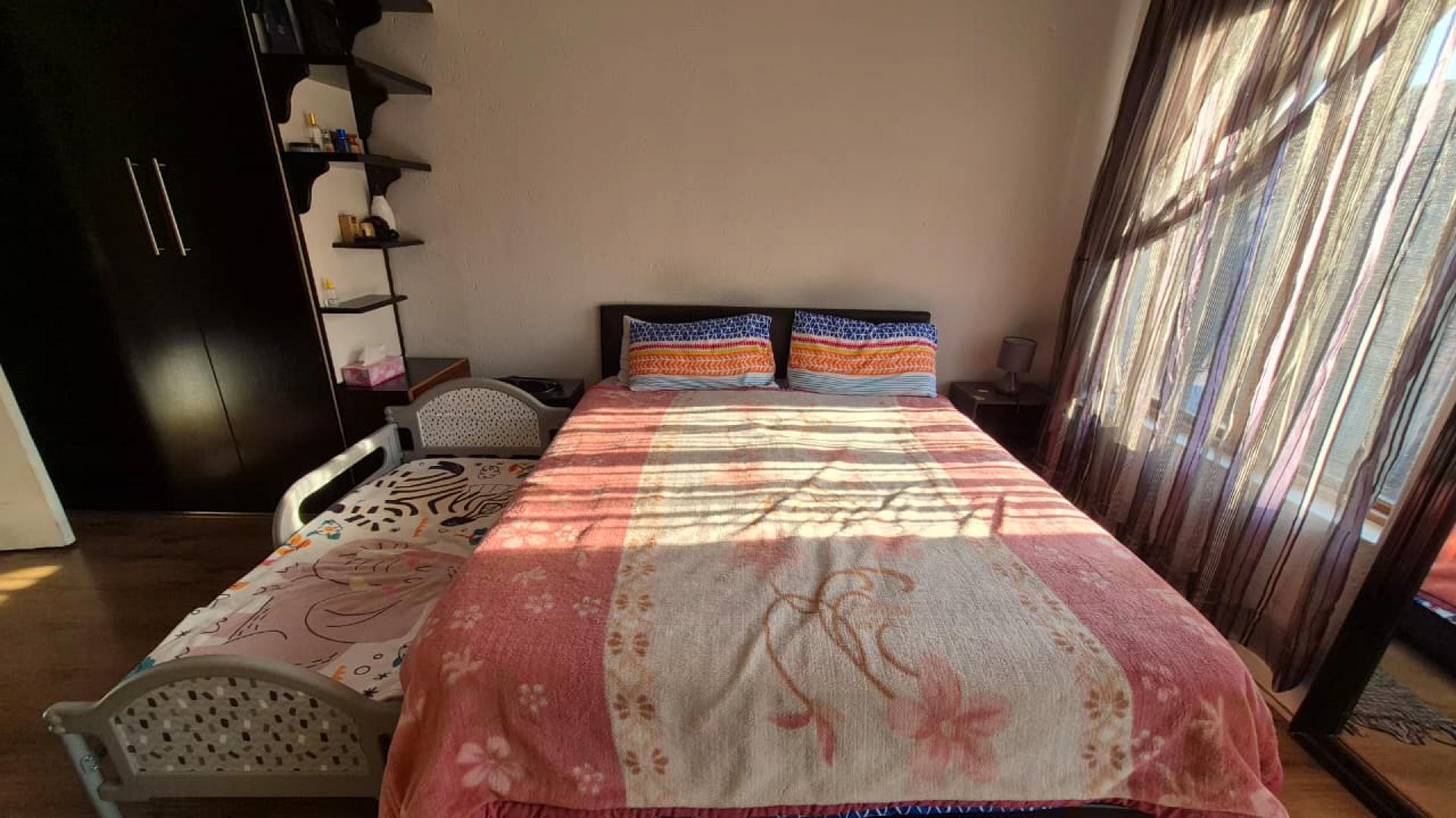 Bed Room 2 of property in New Modder