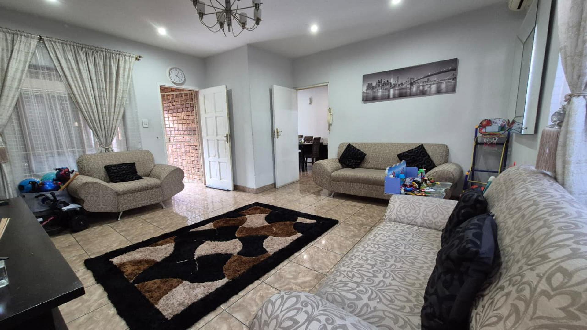 Lounges of property in New Modder