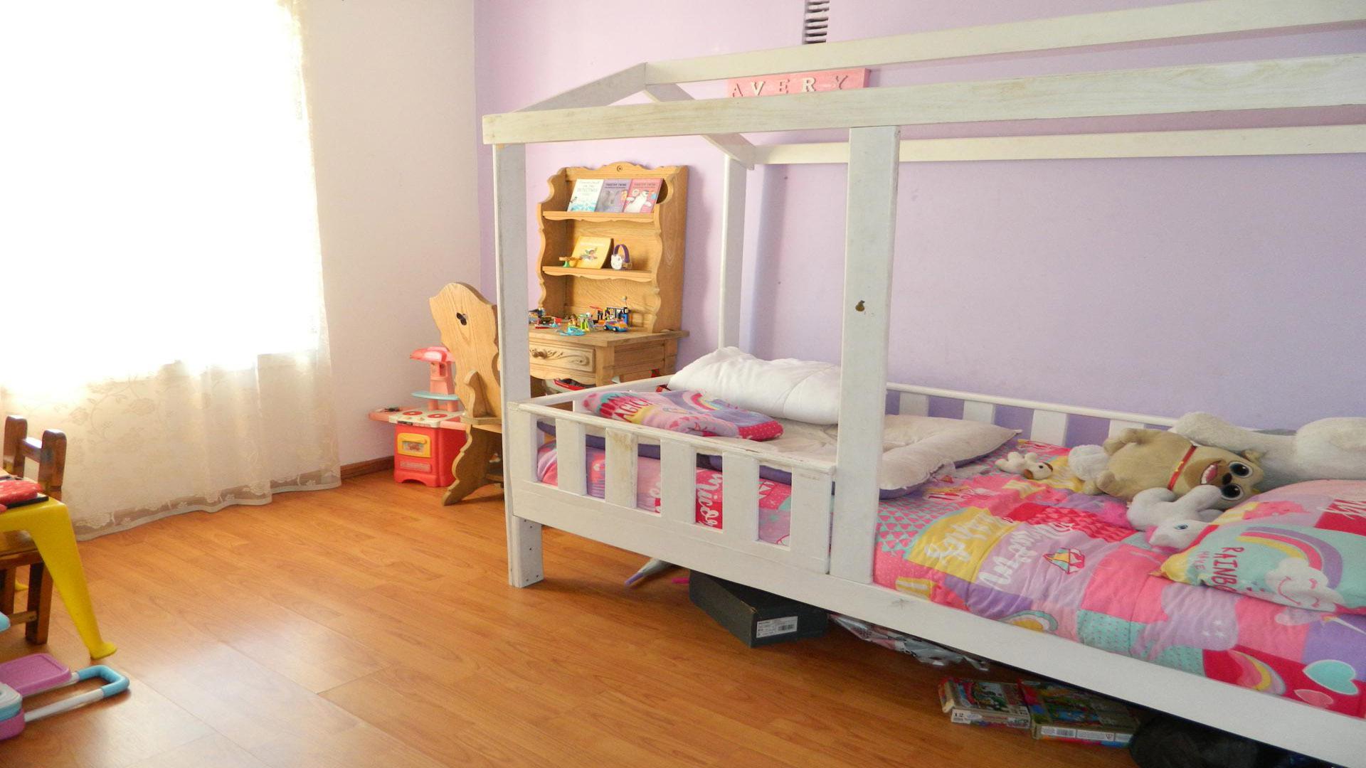Bed Room 1 of property in Mitchells Plain