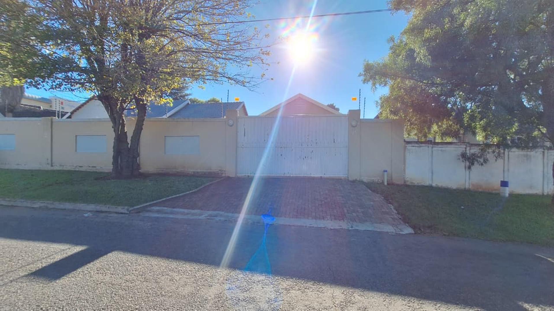 Front View of property in Horison View