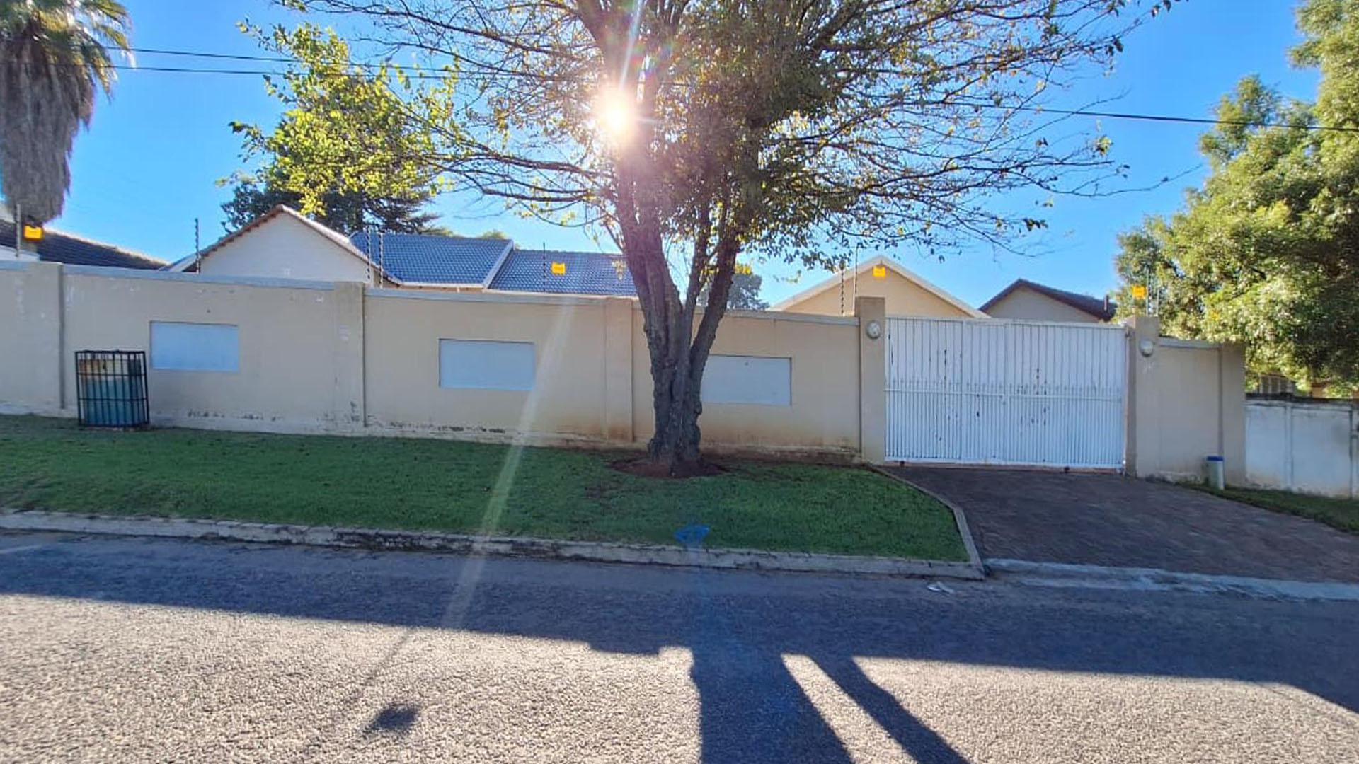 Front View of property in Horison View