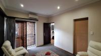 Bed Room 1 - 14 square meters of property in Constantia Kloof