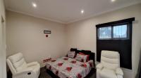 Bed Room 1 - 14 square meters of property in Constantia Kloof