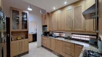 Kitchen - 26 square meters of property in Constantia Kloof