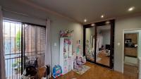Bed Room 2 - 15 square meters of property in Constantia Kloof