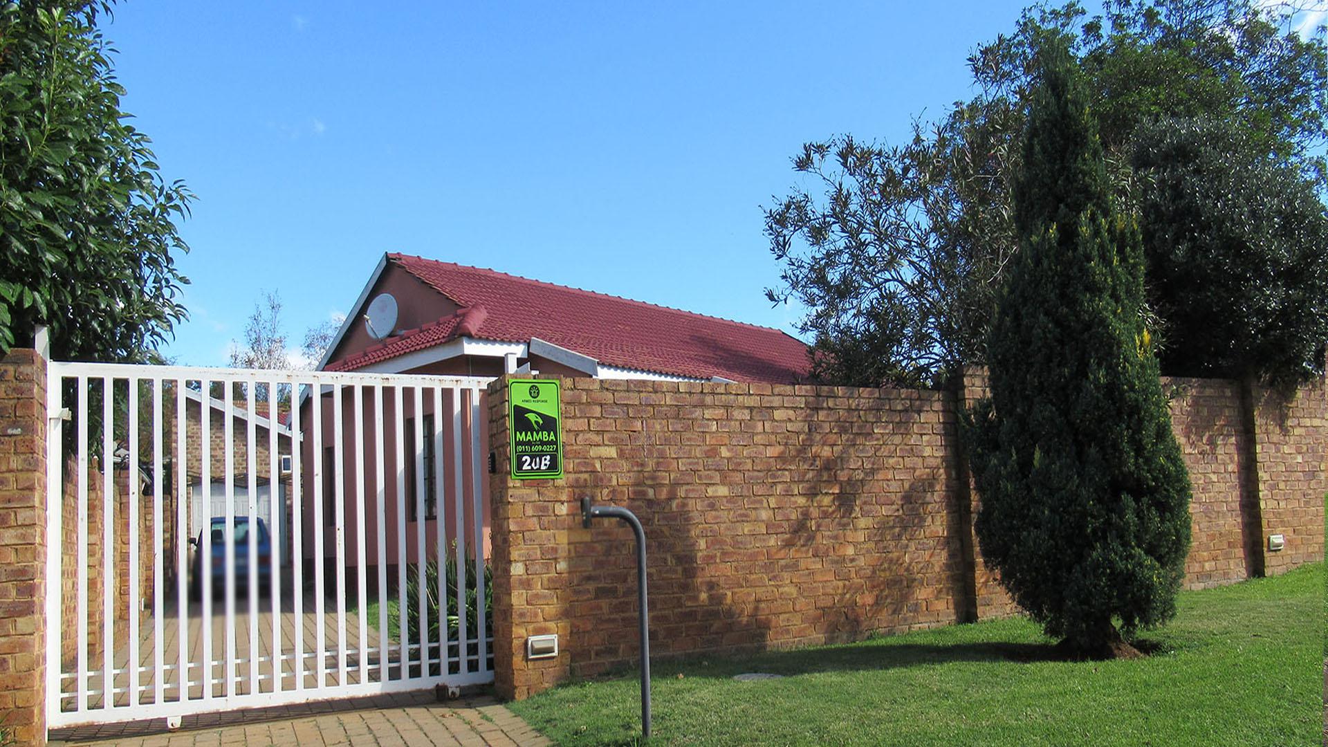 Front View of property in Hurlyvale