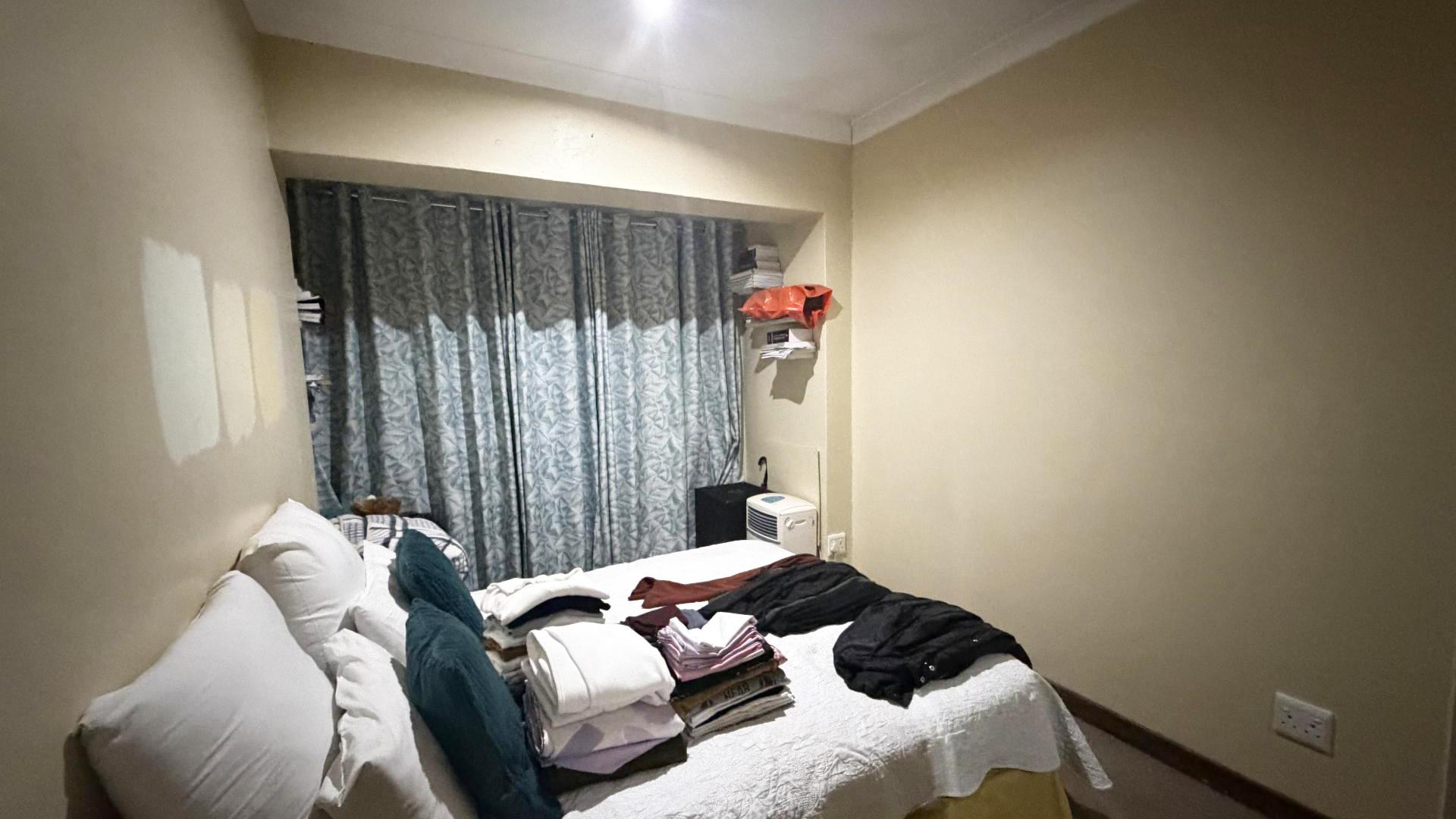 Bed Room 1 of property in Hurlyvale