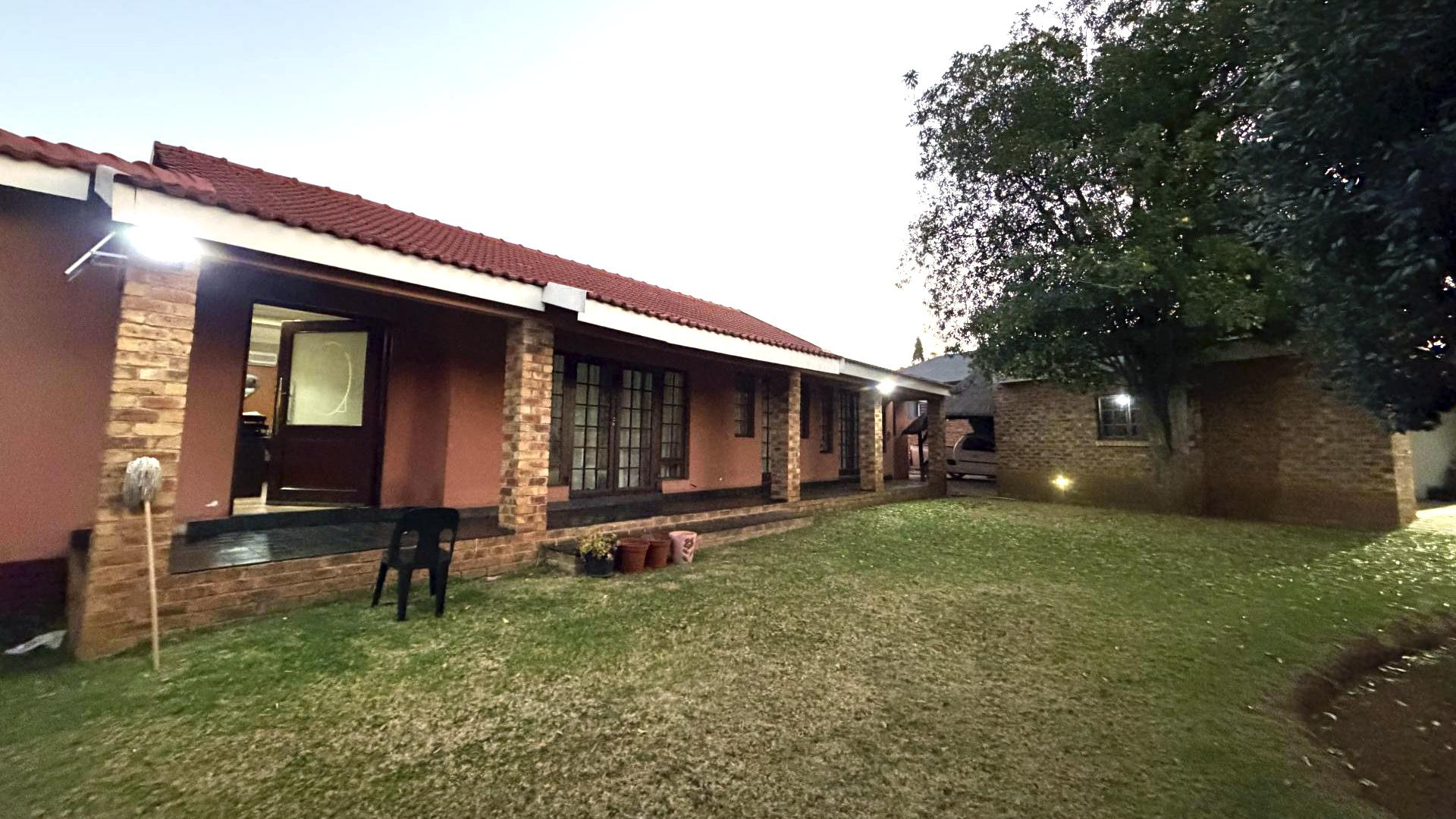 Front View of property in Hurlyvale