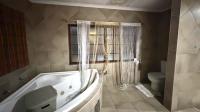 Main Bathroom of property in Hurlyvale