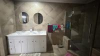 Main Bathroom of property in Hurlyvale