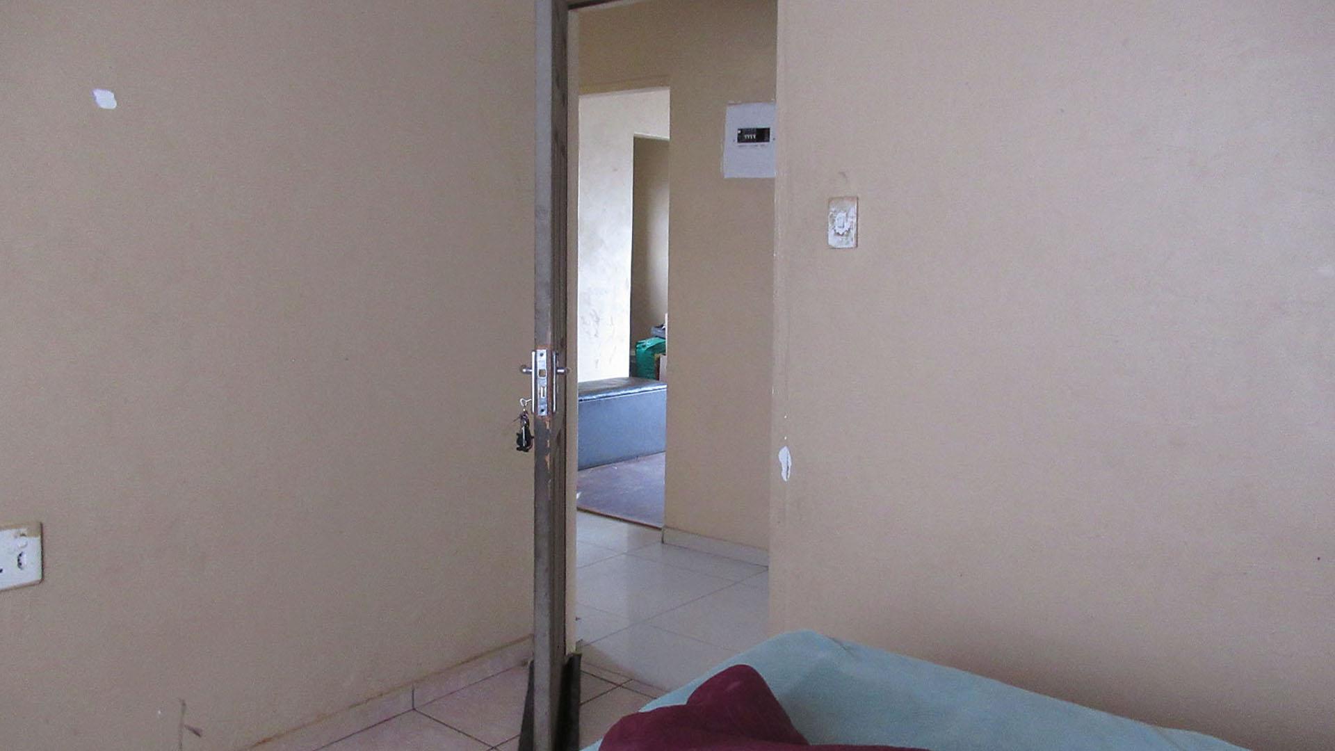 Bed Room 2 - 10 square meters of property in Thulani