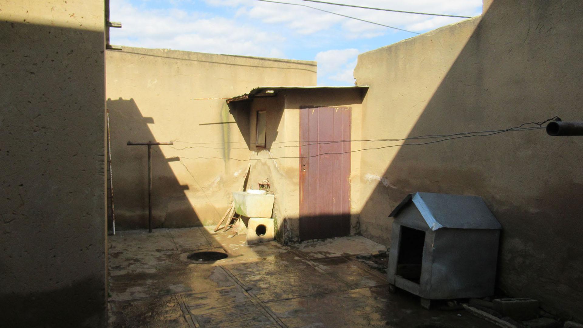 Backyard of property in Thulani
