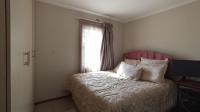 Bed Room 1 - 10 square meters of property in Erand Gardens