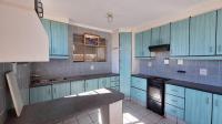 Kitchen - 28 square meters of property in Krugersdorp West