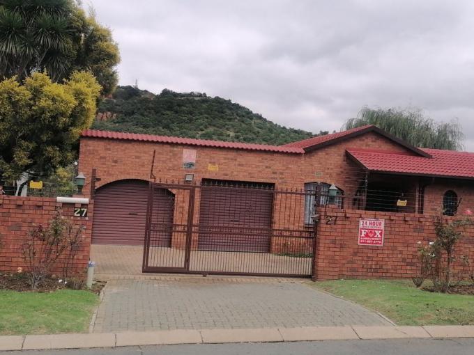 3 Bedroom House for Sale For Sale in Glenvista - MR711714