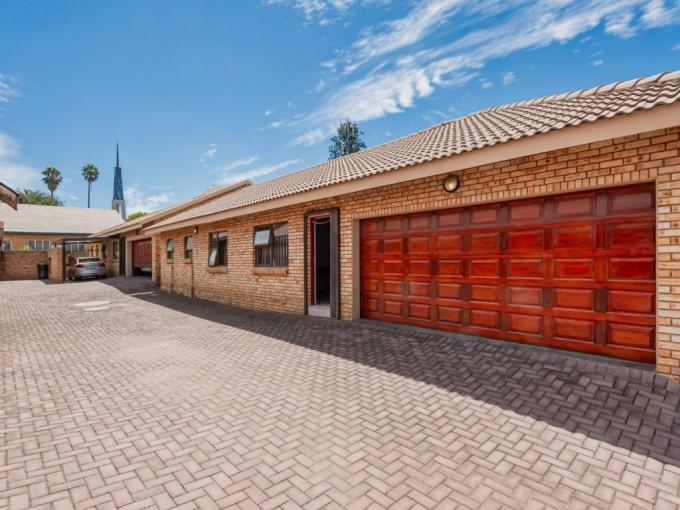 3 Bedroom House for Sale For Sale in New Redruth - MR711737