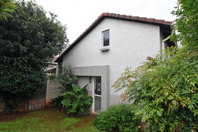 3 Bedroom Sectional Title to Rent in Weltevreden Park - Property to rent - MR711739
