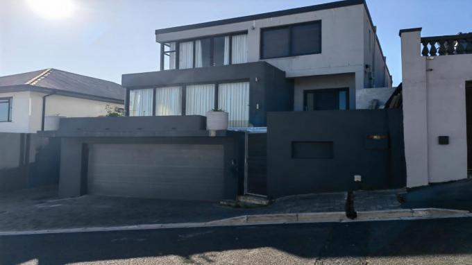 3 Bedroom Freehold Residence for Sale For Sale in Walmer Estate  - Private Sale - MR711742