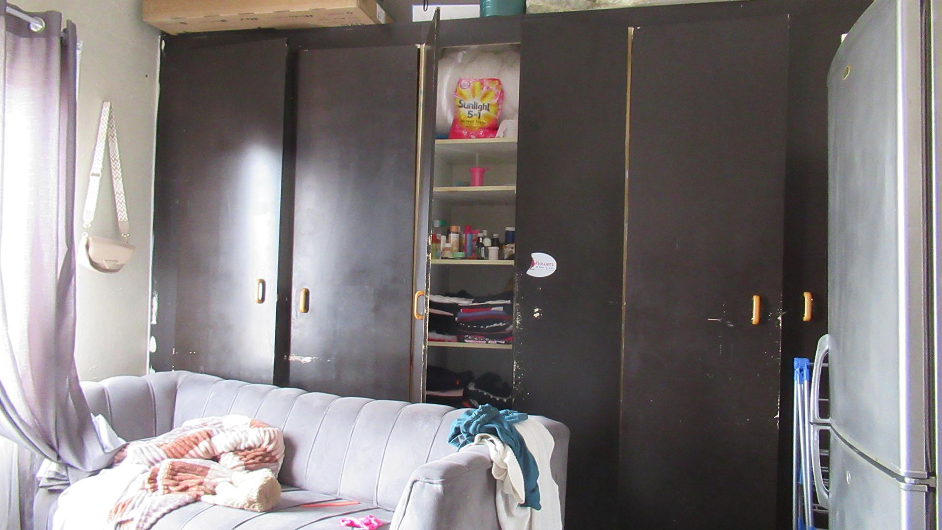 Bed Room 1 - 21 square meters of property in Turffontein