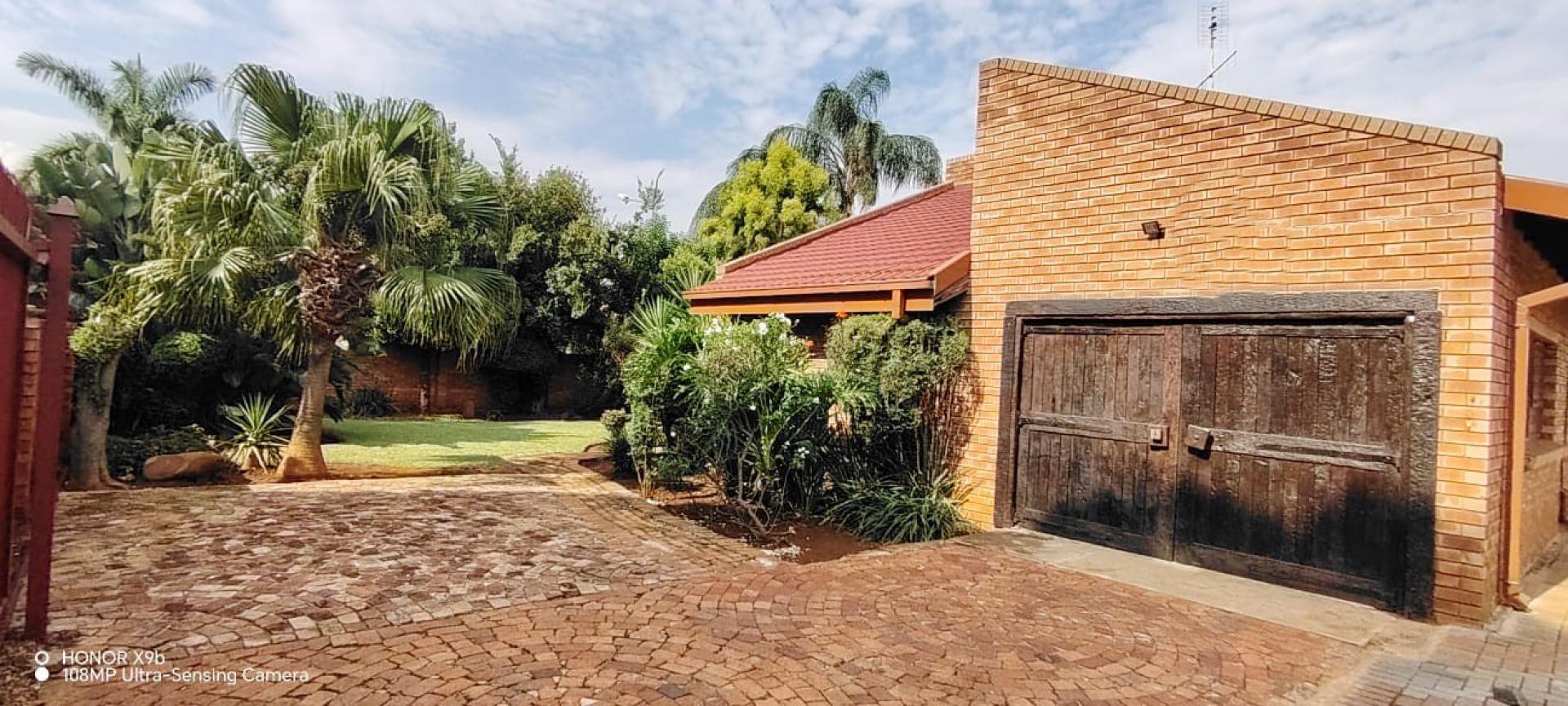  of property in Chantelle