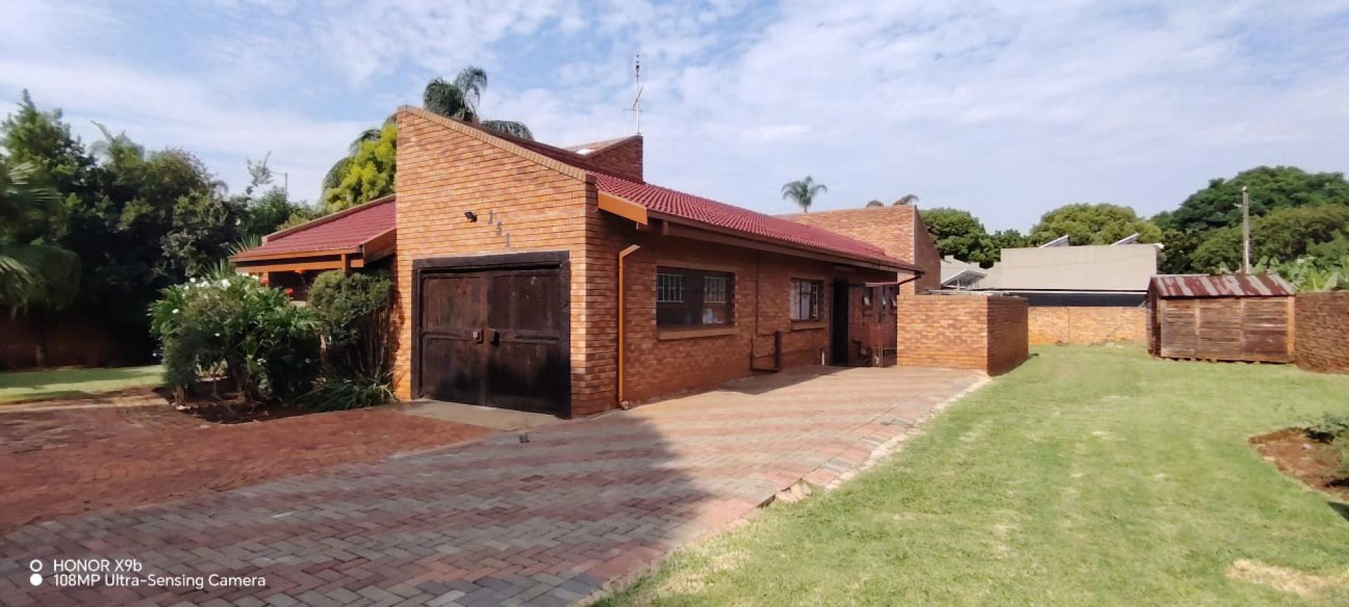  of property in Chantelle