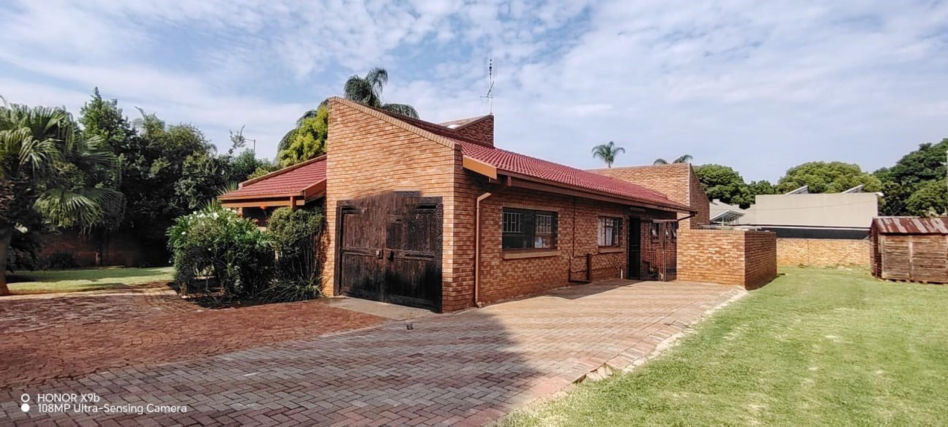  of property in Chantelle