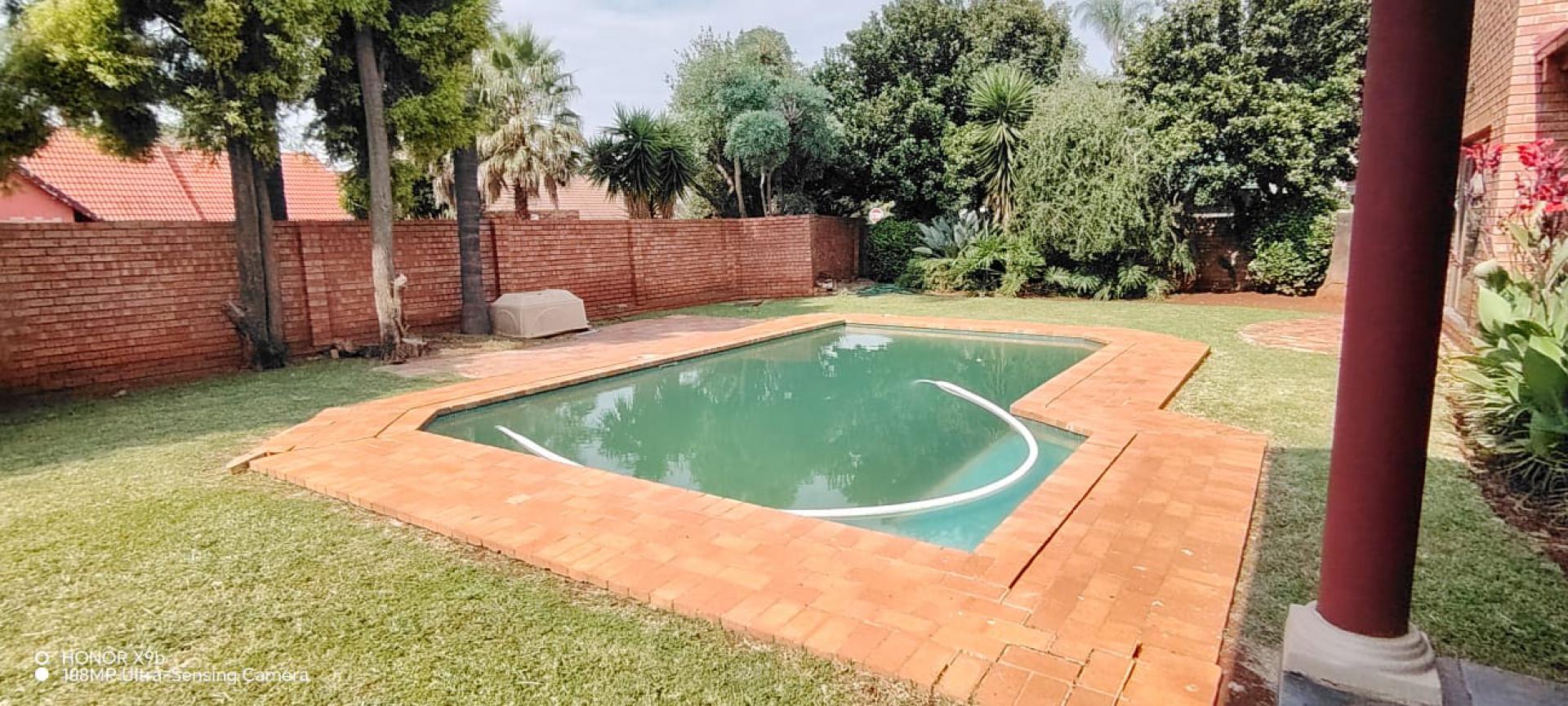  of property in Chantelle