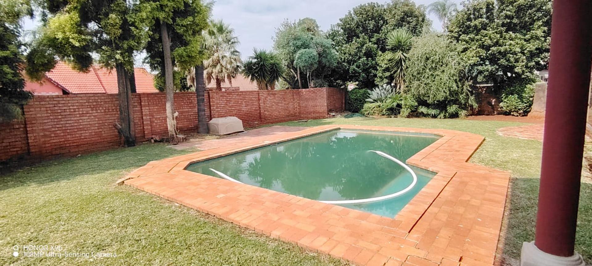  of property in Chantelle