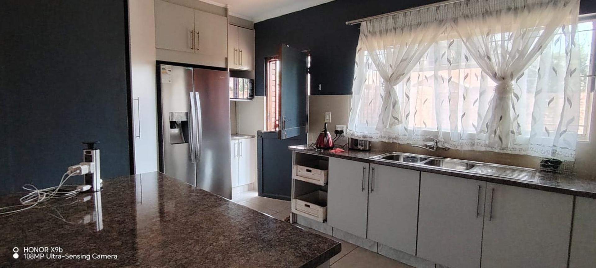  of property in Chantelle