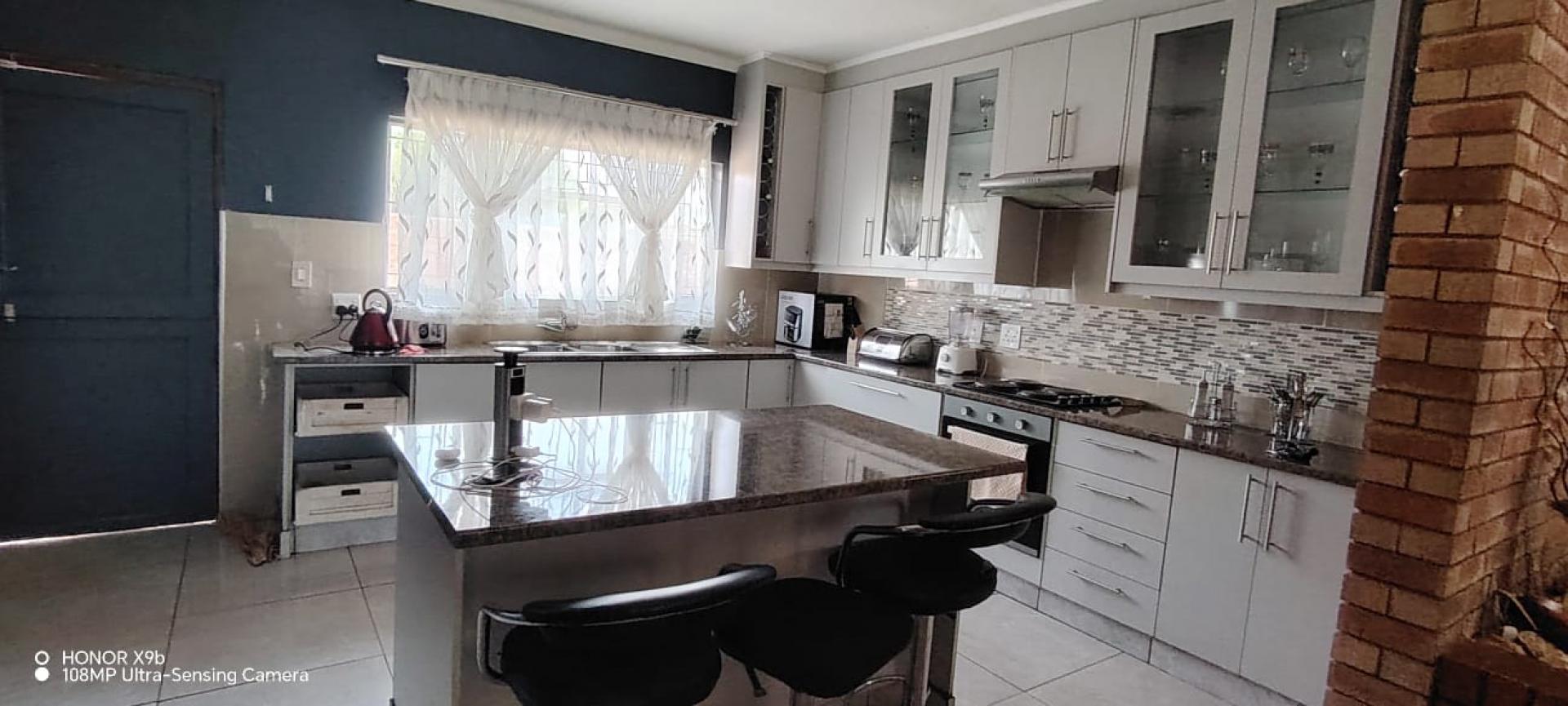  of property in Chantelle