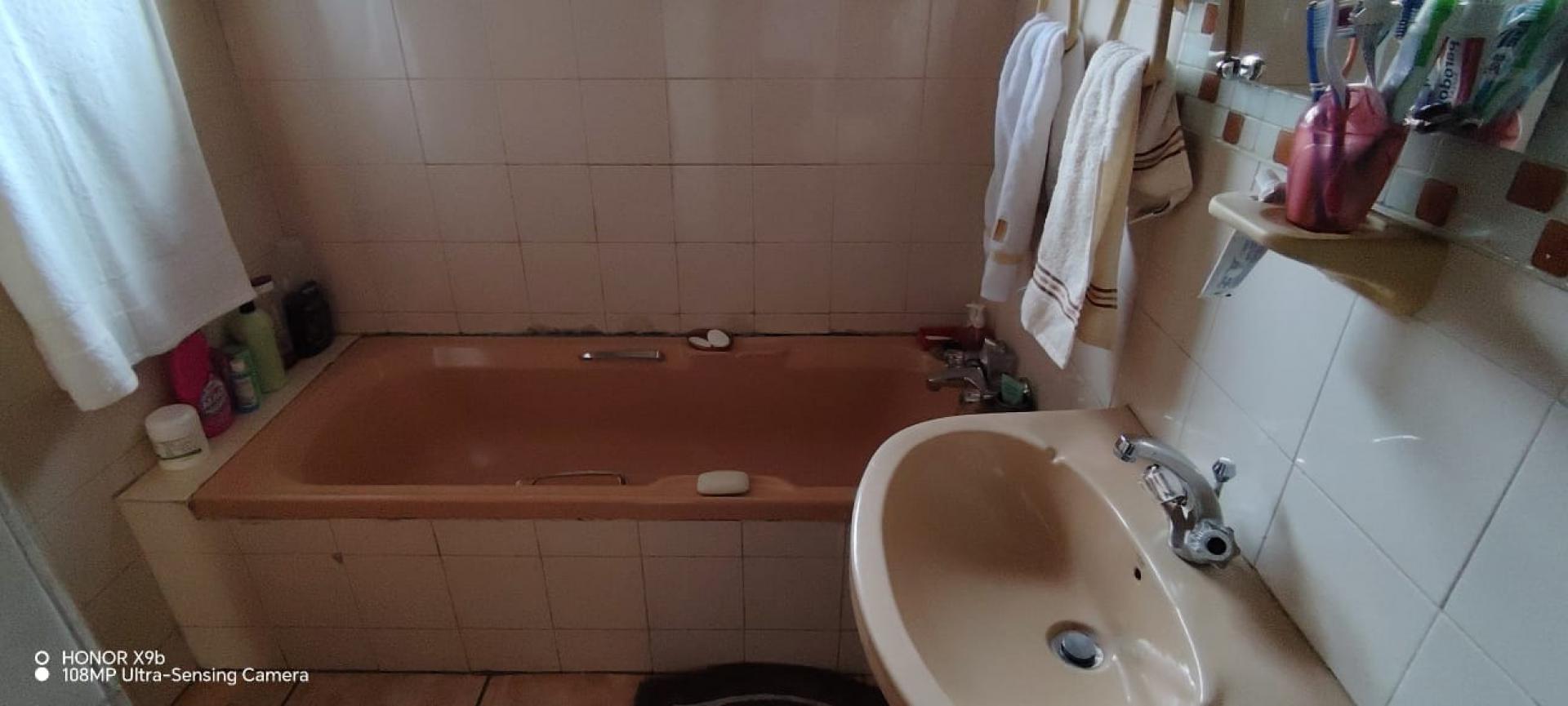  of property in Chantelle