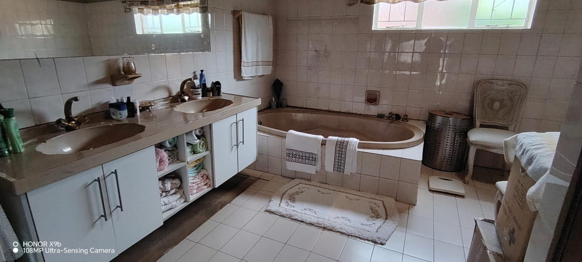  of property in Chantelle