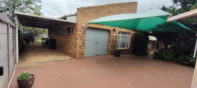 3 Bedroom House for Sale For Sale in Westonaria - MR711784