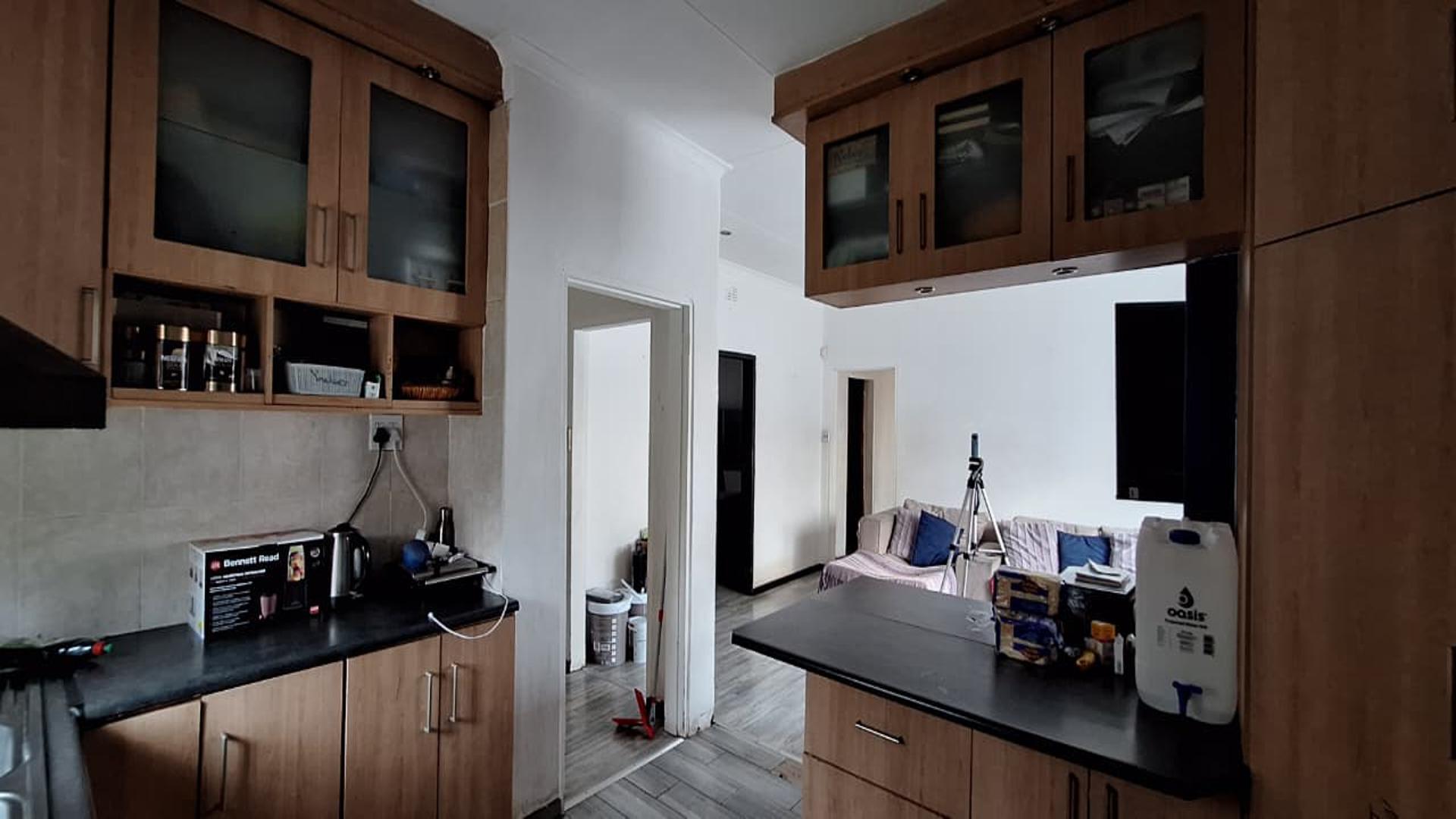Kitchen - 12 square meters of property in Langlaagte North