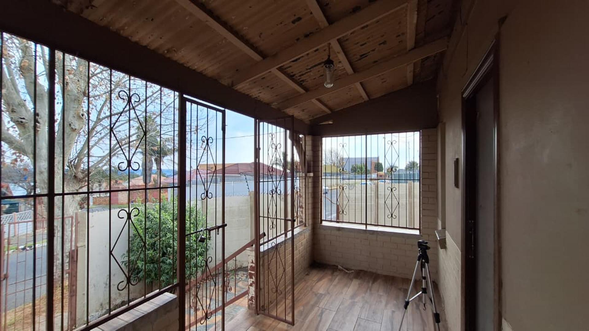 Patio - 14 square meters of property in Langlaagte North