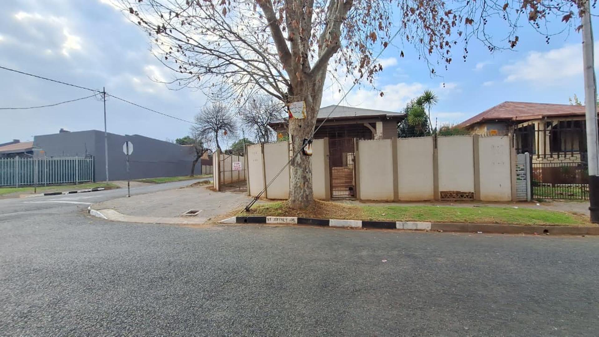 Front View of property in Langlaagte North