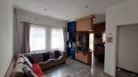 Lounges - 19 square meters of property in Langlaagte North