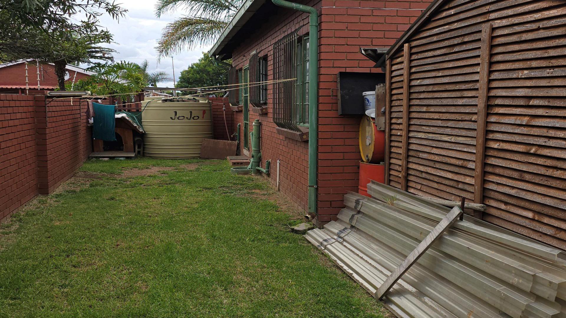Backyard of property in Reyno Ridge