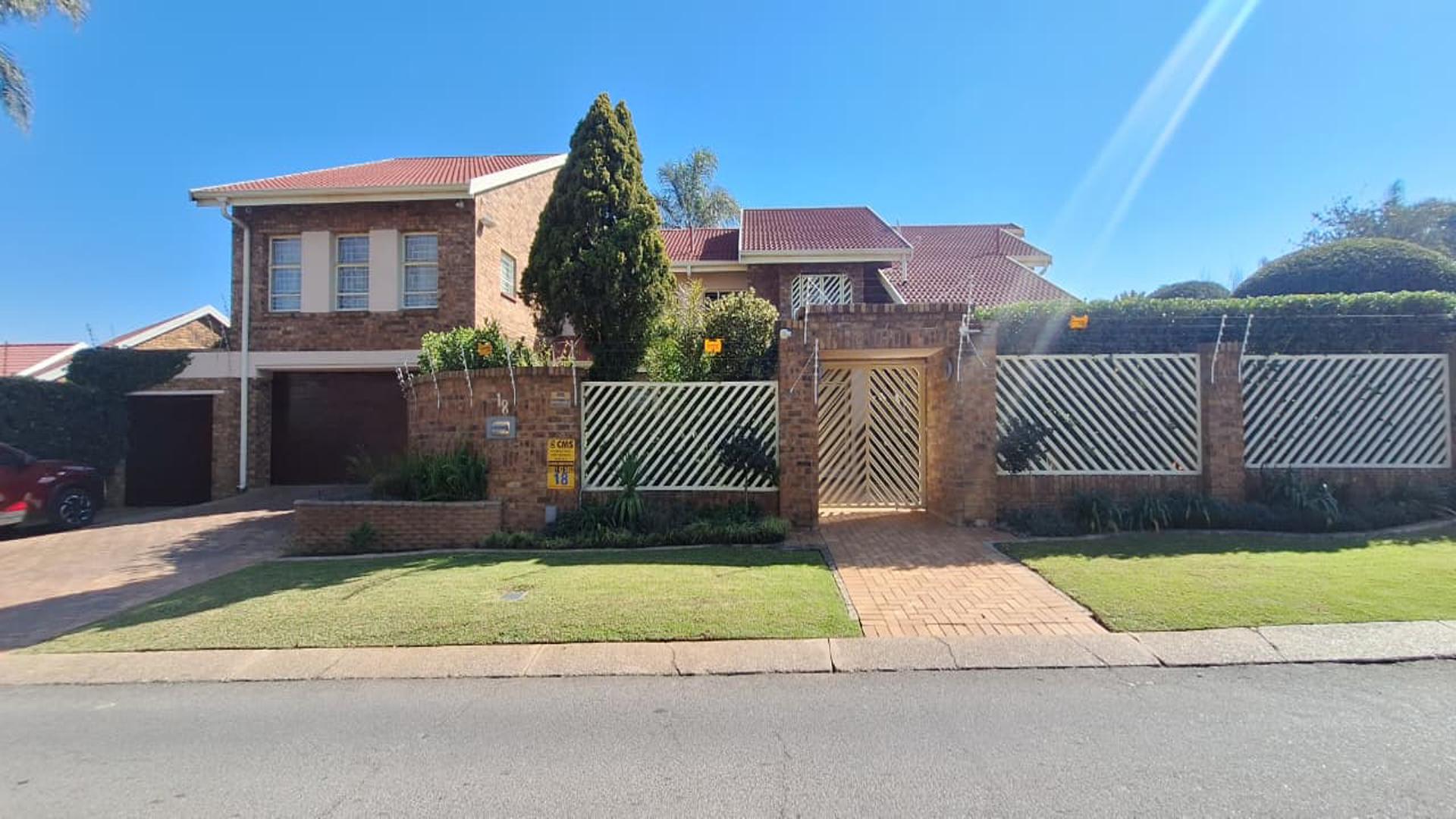 Front View of property in Farrarmere